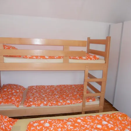 Nagelj 1 * Martjanci