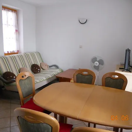 Nagelj 1 Apartment