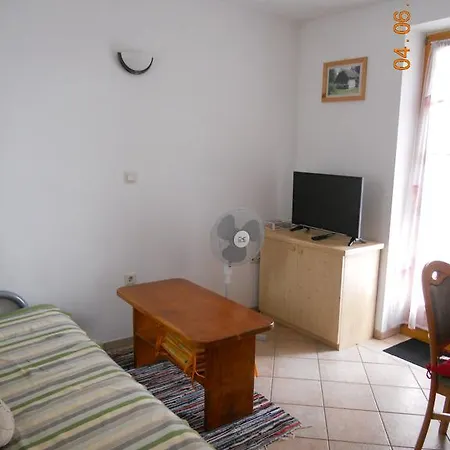 Apartment Nagelj 1 *